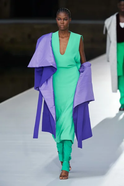 Look 9